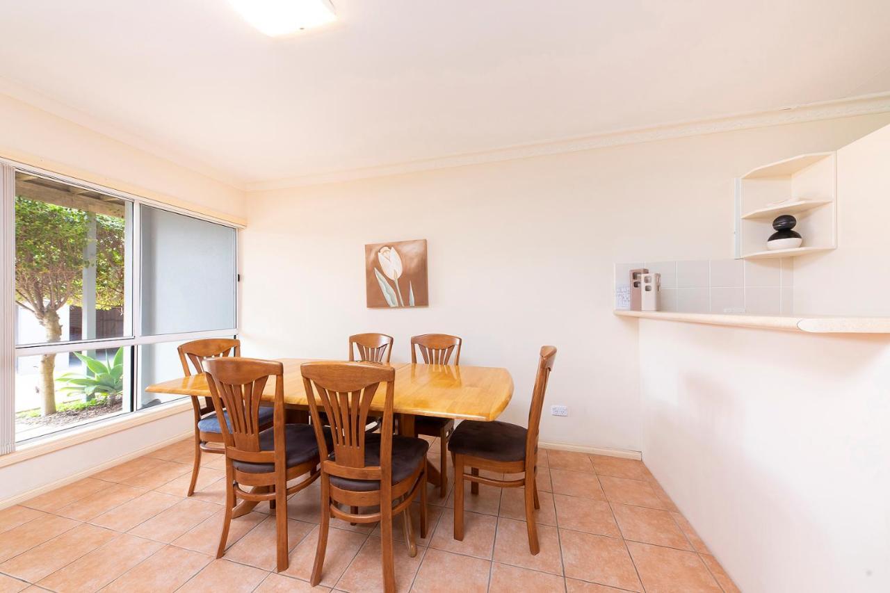 Meridian Beachside Apartments Old Bar Esterno foto